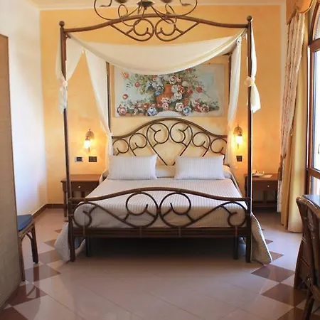 Medusa Hotel 4*
